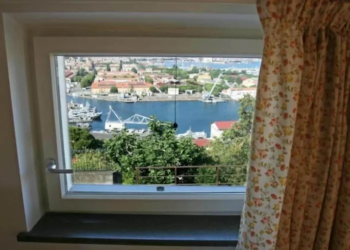 Гостьовий будинок La Finestra Sul Golfo 3*